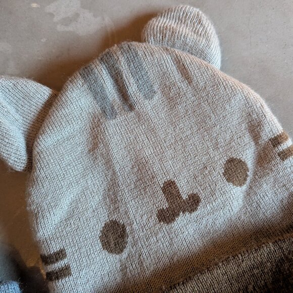Bundle of 2 knitted Pusheen hats - Picture 9 of 16